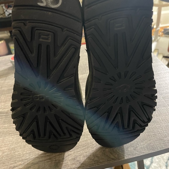 UGGs Boots - Picture 7 of 9